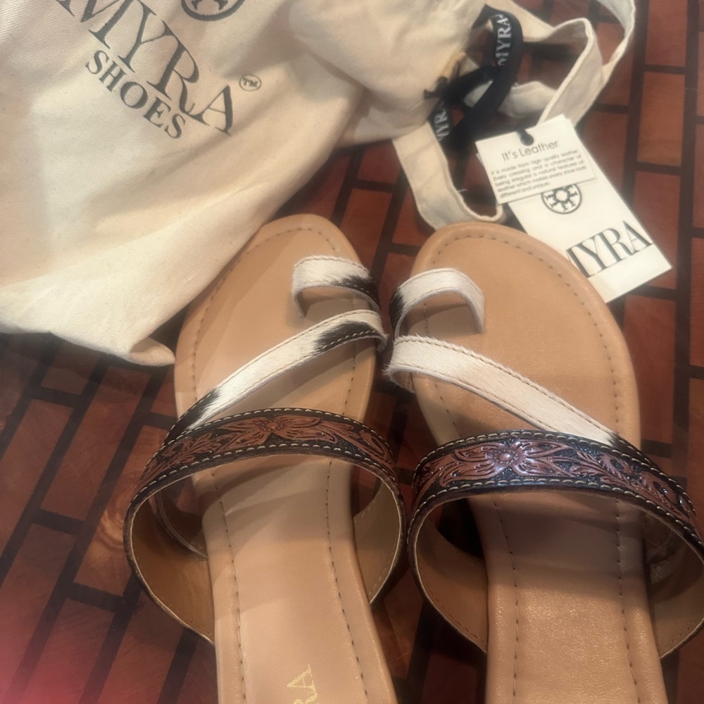 Myra tan and Black with cow hide Sandals - Picture 4 of 6